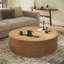 Table basse ronde contemporaine moderne de 89 cm de large, entièrement assemblée, avec piètement cannelé en bois massif, 2 tiroirs de rangement dissimulés et plateau en placage de bois.-245715675-31455752