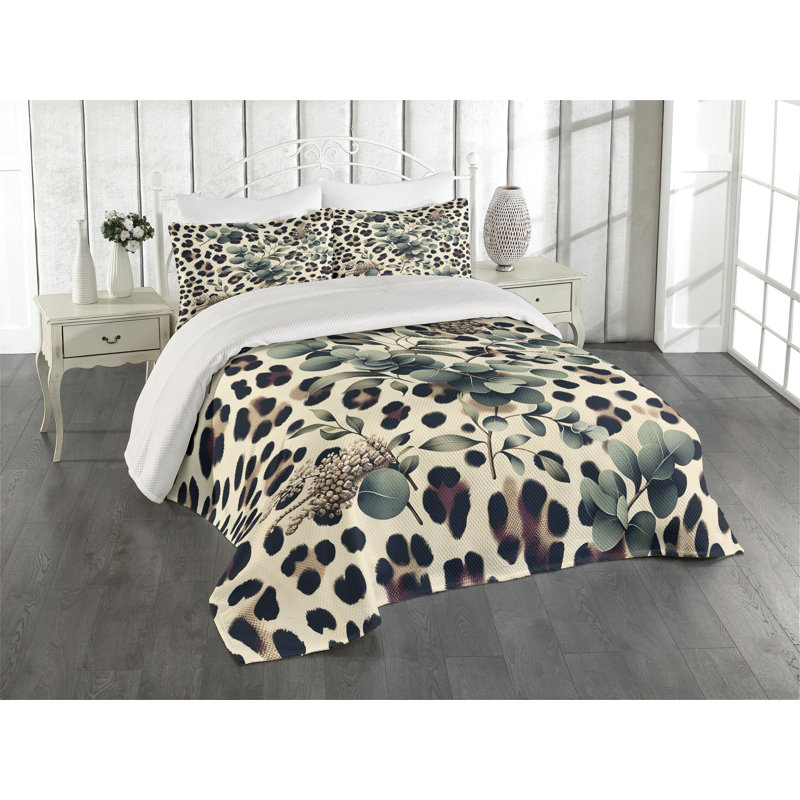 Polyester Animal Print Coverlet, Queen Coverlet + 2 Standard Shams