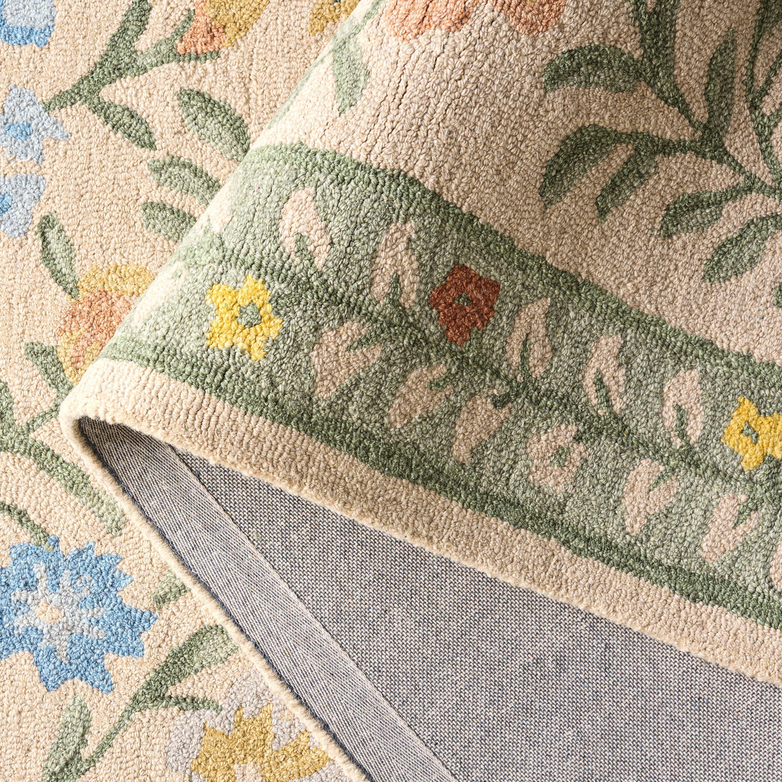 Martha Stewart Hand-Tufted Floral Wool Rug, Rectangle 5' x 8'
