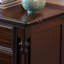 Armoire d'appoint en noyer massif