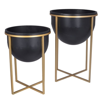 Tevis Metal Plant Pot