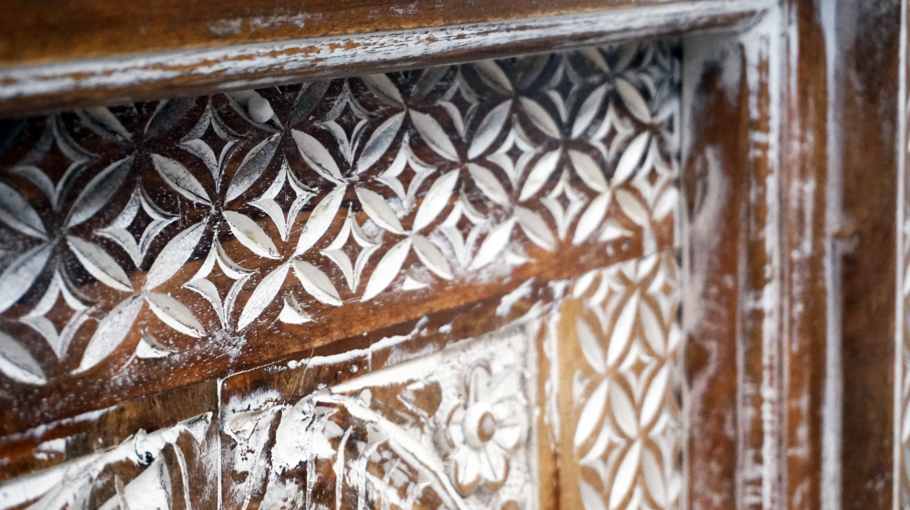 Sundara Furnishings Furniture & Home Decor Mirrors Solid Wood Rectangle