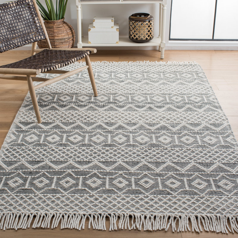 Natura Hand Loomed Wool/Cotton Geometric Rug in Black/Ivory, Rectangle 6' x 9'