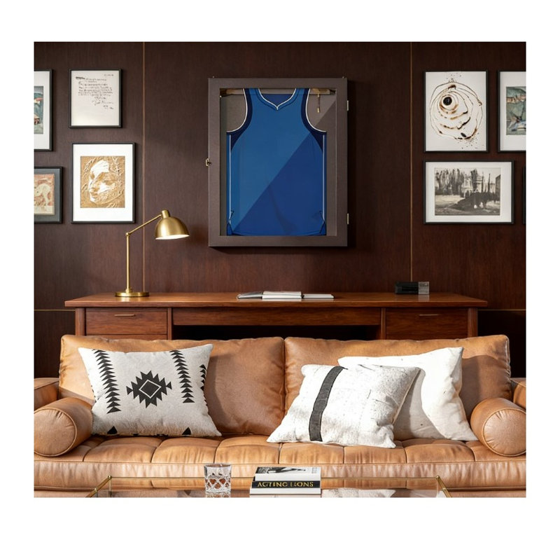 Cadre d'affichage en jersey avec façade en acrylique résistant aux rayons UV et envers en panneau de fibres à densité moyenne brun pour les souvenirs sportifs