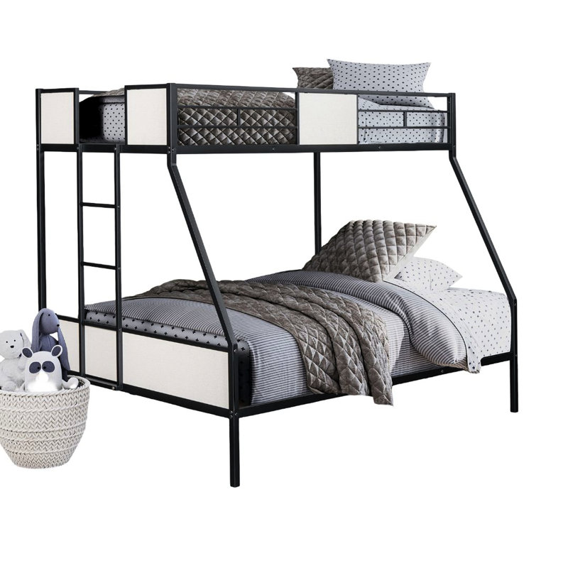 Lit superposé simple au-dessus d'un lit double en métal noir dans un style contemporain, design à deux tons, attaché, lit d'appoint de style chambre à coucher, construction, couleur, optimisation de l'ambiance latérale