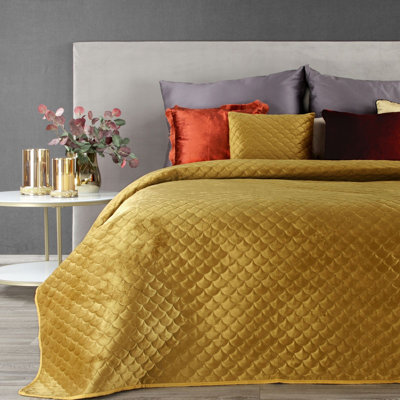 Ried Velvet Solid Colour Bedspread