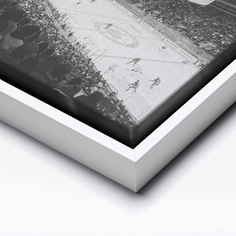 Hockey sur glace, Canvas, White Framed, 11"H x 14"W