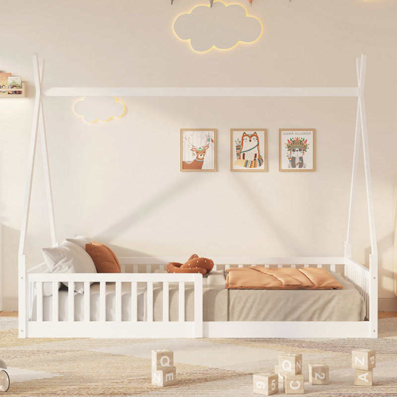 Lit simple en bois avec clôture, Blanc