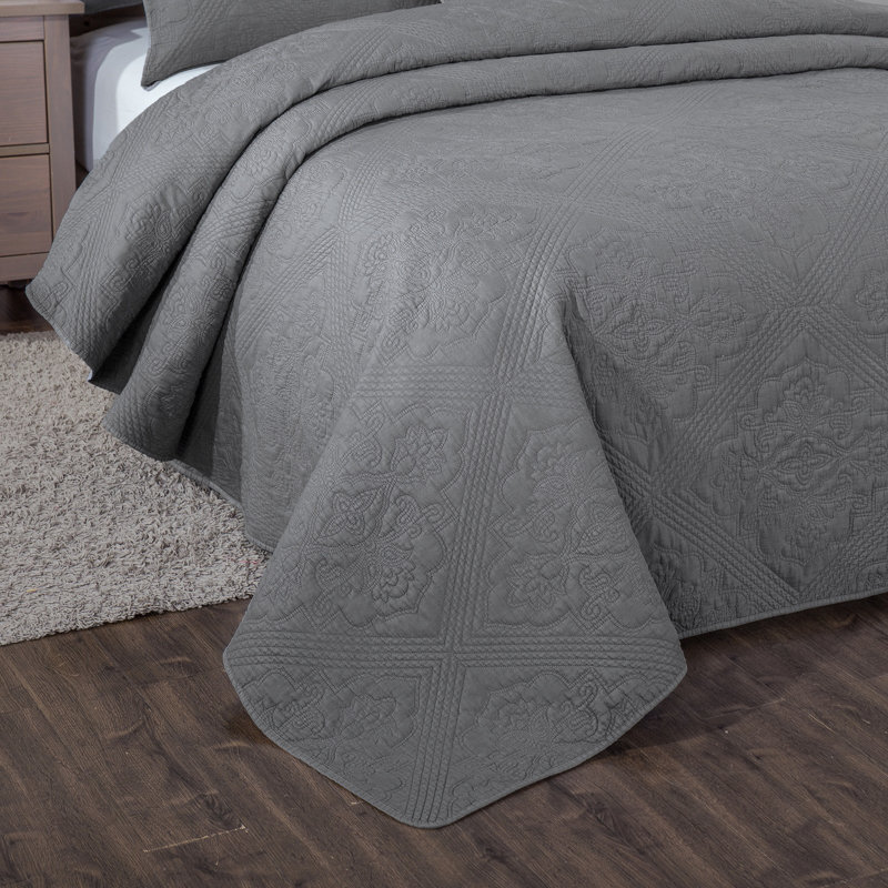 Elegant Floral Polyester Coverlet, Full Coverlet + 2 Shams