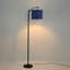 Lampe sur pied arquée 62 po avec télécommande, intensité variable, abat-jour en velours bleu marine, ampoule DEL incluse