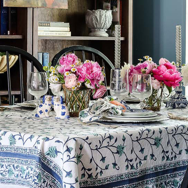 Green Ivy Rectangular Tablecloth, 60" D x 90" L