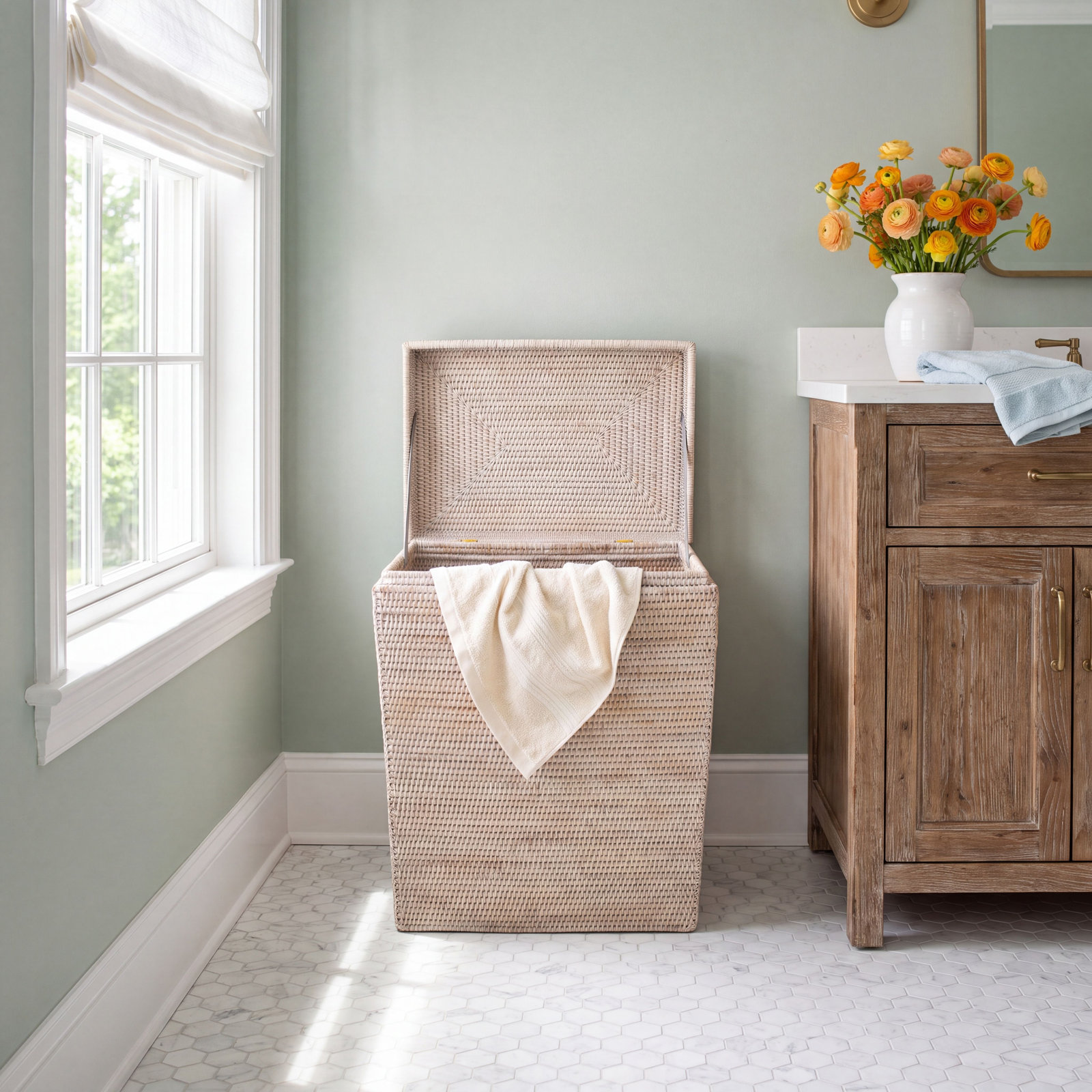 Laundry Hamper with Hinged Lid, White Wash