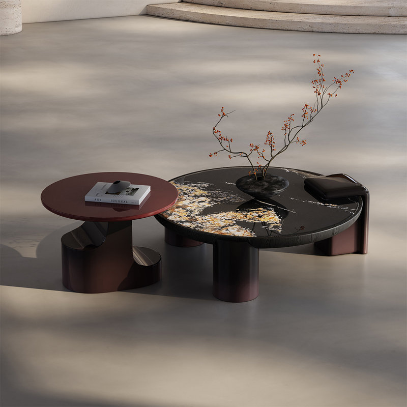 Ensemble de tables basses noires et brunes