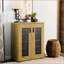 Armoire décorative en chêne doré et en filet noir pour le rangement des chaussures et l'organisation générale