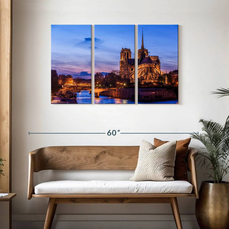 Nicci Notre Dame à Paris la nuit, H 28 po x l 45 po