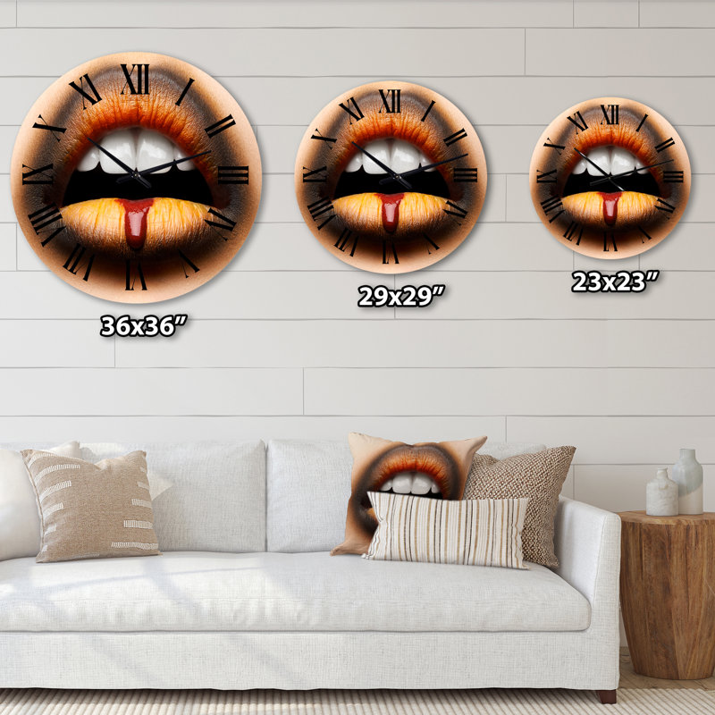 Femme avec un rouge à lèvres noir et orange - horloge murale moderne, Surdimensionné
