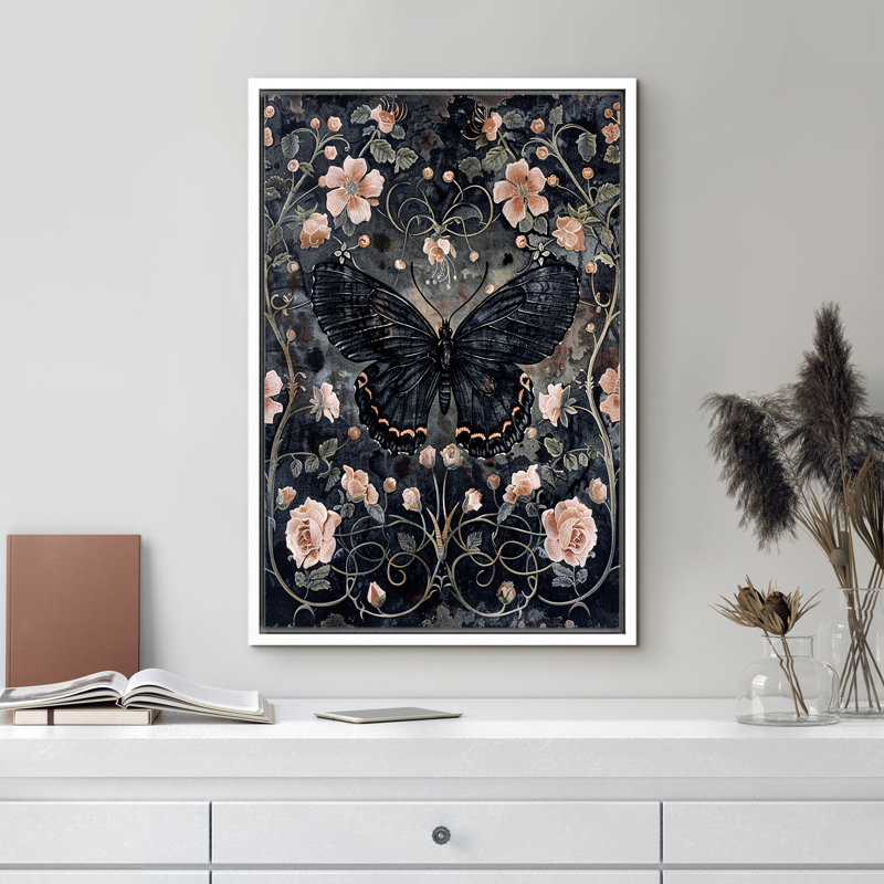 «Butterfly Moody», animaux gothiques foncés, œuvres d'art botaniques foncées, Blanc, H 36 po x l 24 po