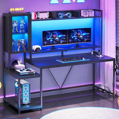 Bureau de jeu avec lumières à DEL et prises de courant, bureau d'ordinateur avec huche, bureau de bureau personnel avec support pour écran, vitrine, crochets et support pour unité centrale de traitement