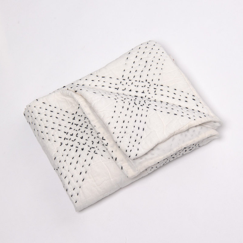 Courtepointe 100% coton Feba, Courtepointe de très grande taille, Blanc / Indigo