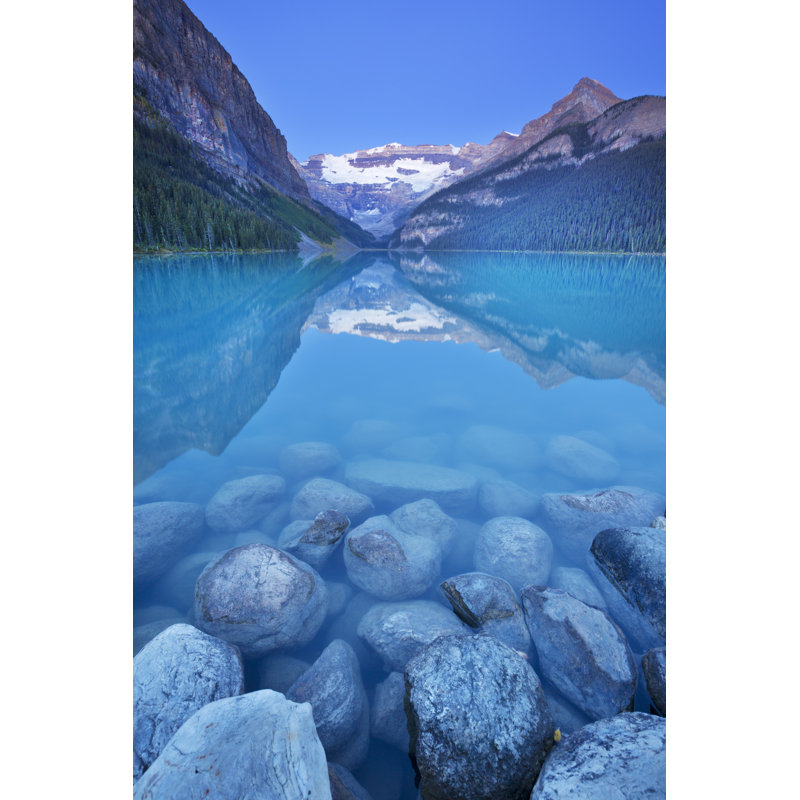 Lake Louise par Sara_Winter, H 36 po x l 24 po