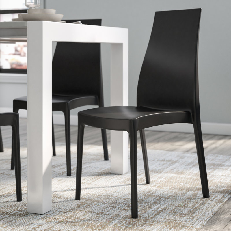 Chaise d'appoint empilable Mckenna, Noir