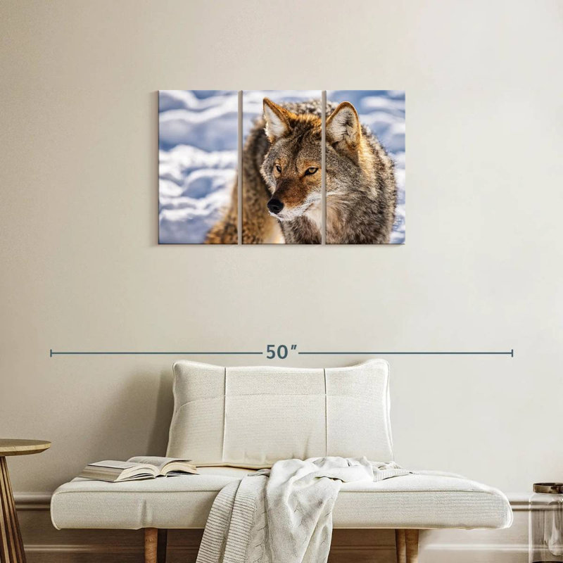 Brampt Hunting Wolf, 20" H x 33" W