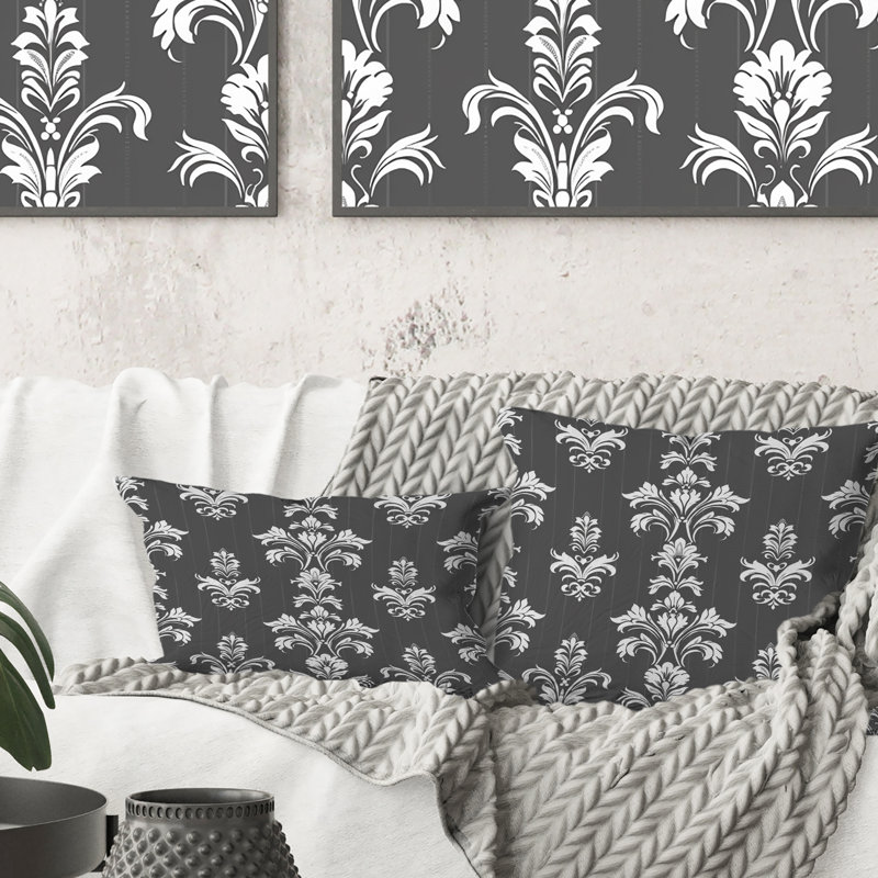 Coussin gris à motif damassé gris