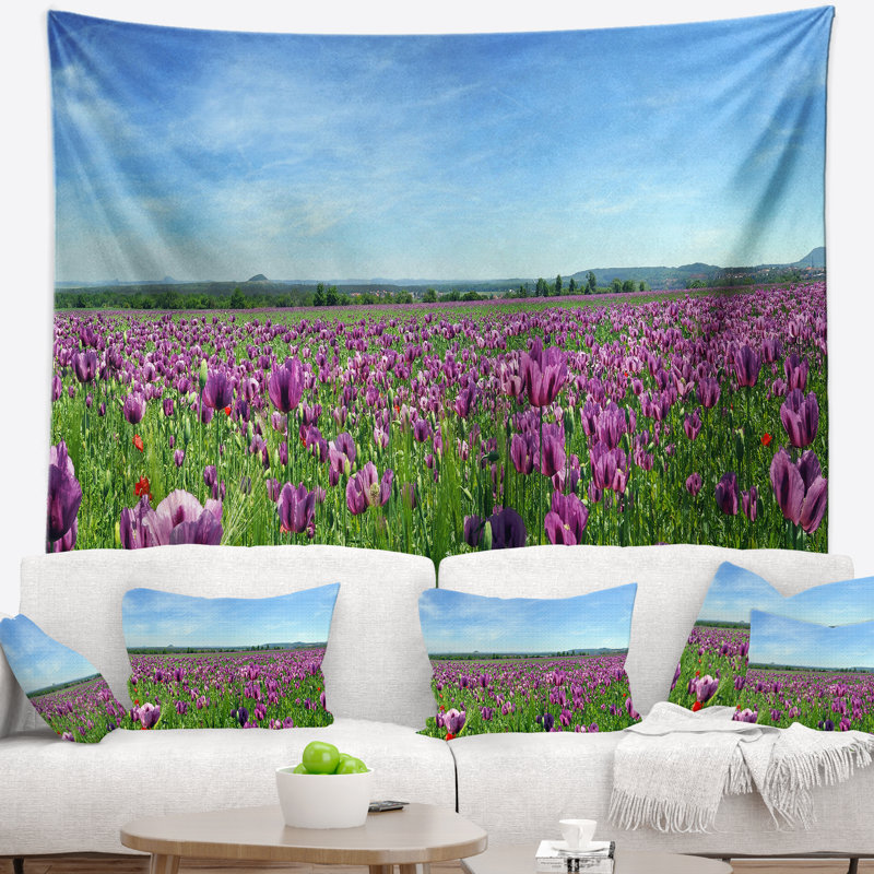 Tapisserie mauve à motif de coquelicots, H 68 po x l 80 po