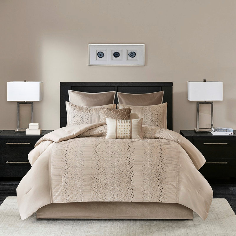 Collection d'édredon 8 pièces pour très grand lit - Soie de literie brodée, style classique