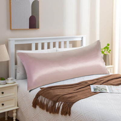 Oreiller pour le corps avec housse en satin, long oreiller rafraîchissant pour le corps avec housse amovible à fermeture à glissière pour le lit, oreiller doux pour le corps pour les adultes