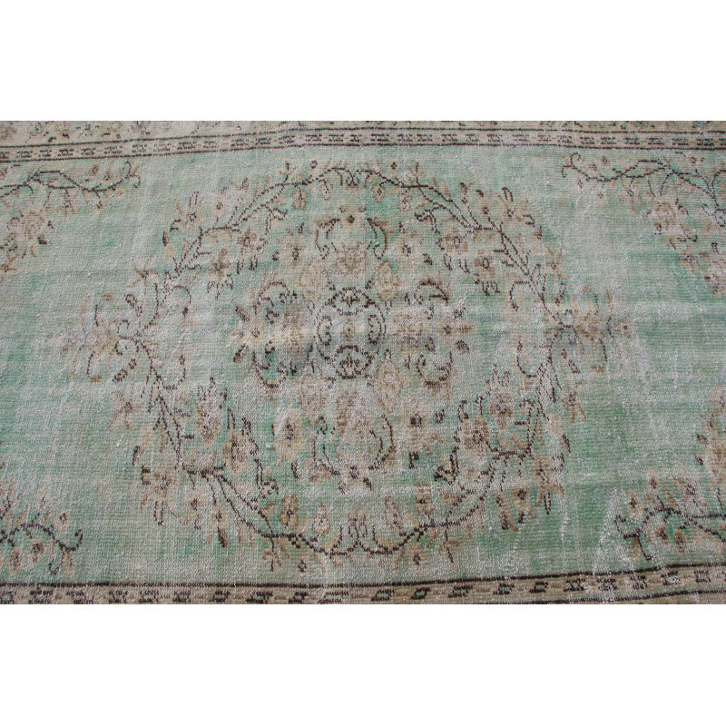 Tapis turc rétro tissé à la main dans des tons de terre, idéal pour ajouter de la chaleur et de la texture à votre salon ou chambre à coucher