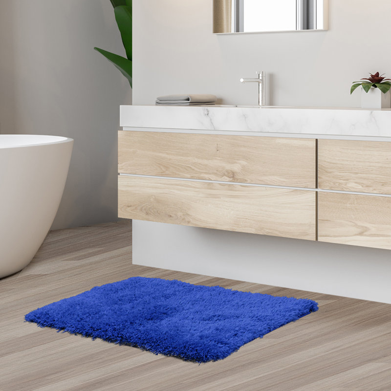 Tapis pour salle de bain rectangulaire en polyester antidérapant Ciarra, Bleu royal, l 17 po x L 24 po