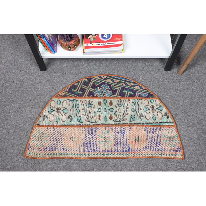 Tapis rond vert en laine patchwork idéal pour les salles de bain et comme tapis de porte avec un design rétro anatolien
