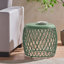 Table d'appoint en fer Lattice Design, légère et élégante, parfaite pour les boissons et les collations dans n'importe quelle pièce.