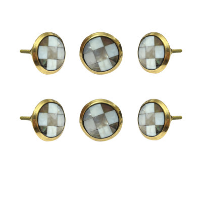 1.5" Diameter Checkered Knobs