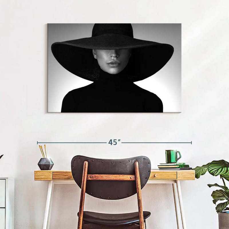 Leisha Noir Belle, 26" H x 39" W
