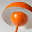 Lampe sur pied industrielle avec abat-jour industriel en métal orange pastel-238783775