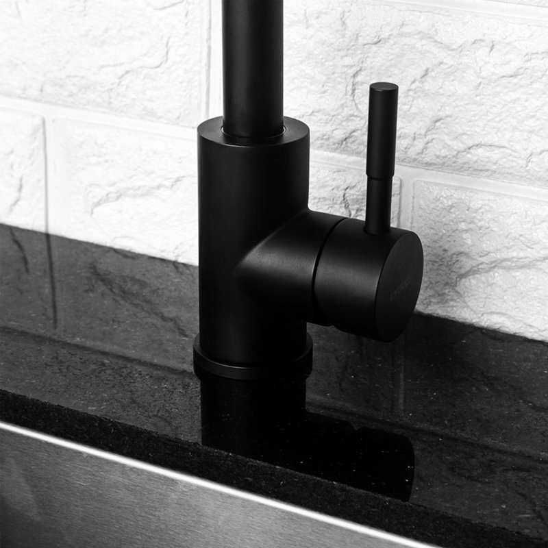 Robinet d'évier de cuisine noir mat avec une poignée - fabrication en acier inoxydable 304, bec rotatif à 360 °, rouille et corrosion, nettoyage quotidien facile, installation simple, débit maximal de 1,75 gal / min, inclus