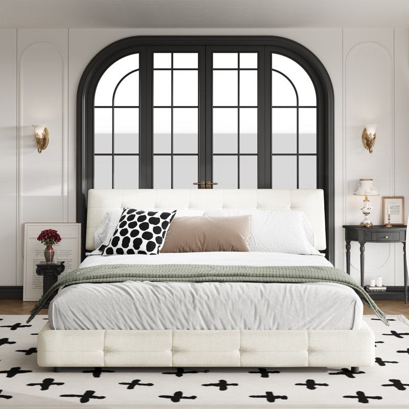 Structure de lit en chenille luxueuse avec tête de lit capitonnée pour une expérience sereine