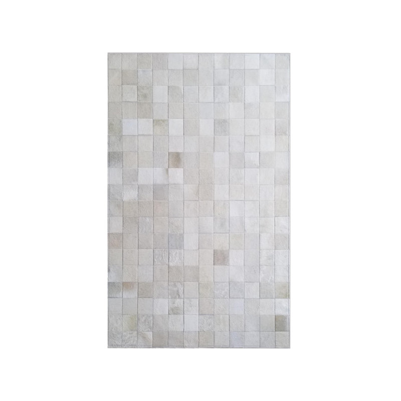 Tapis blanc en peau de vache à motif géométrique Charlie-Jo, Rectangle 6 pi x 8 pi