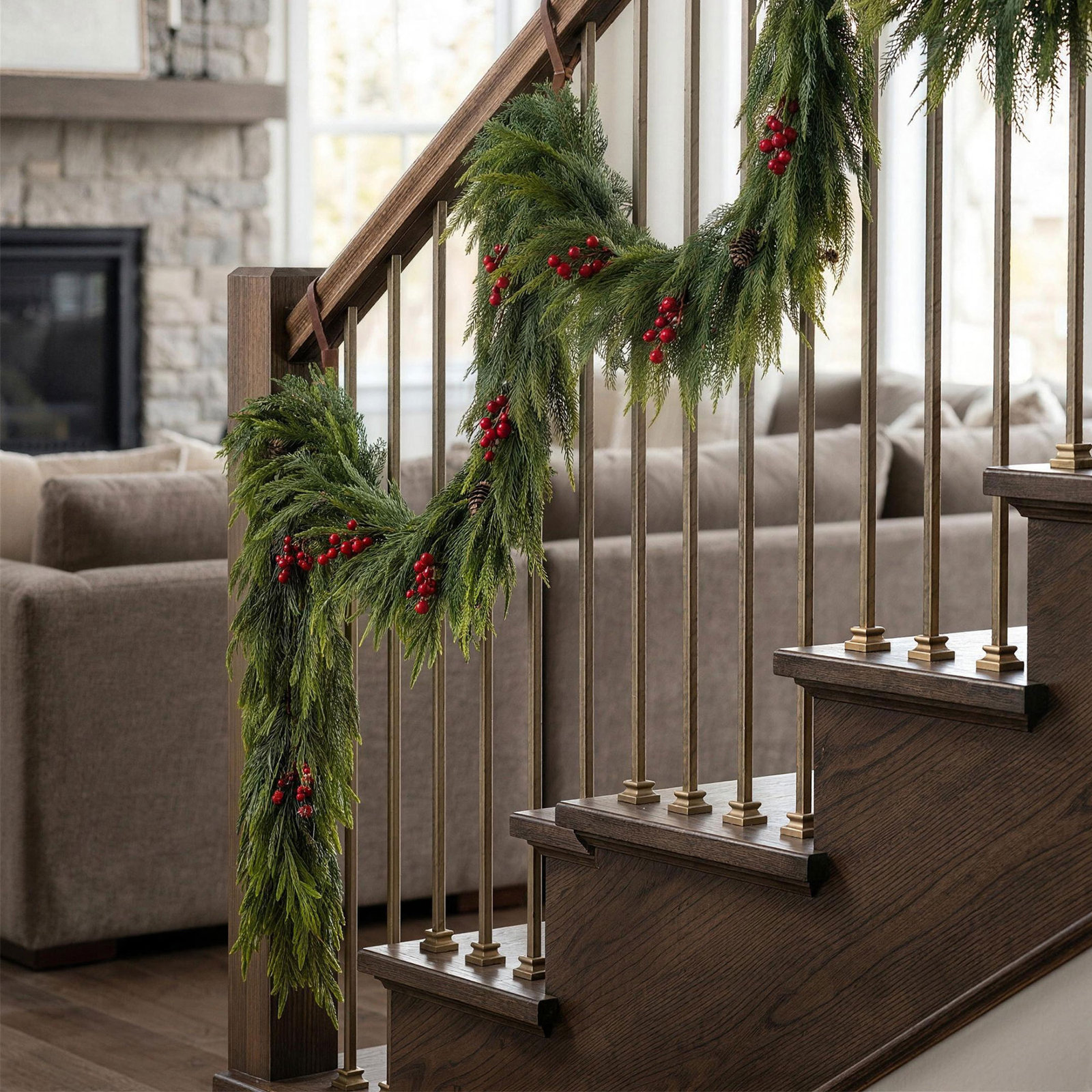 Christmas Garland with Pinecones and Red Berries, 9'