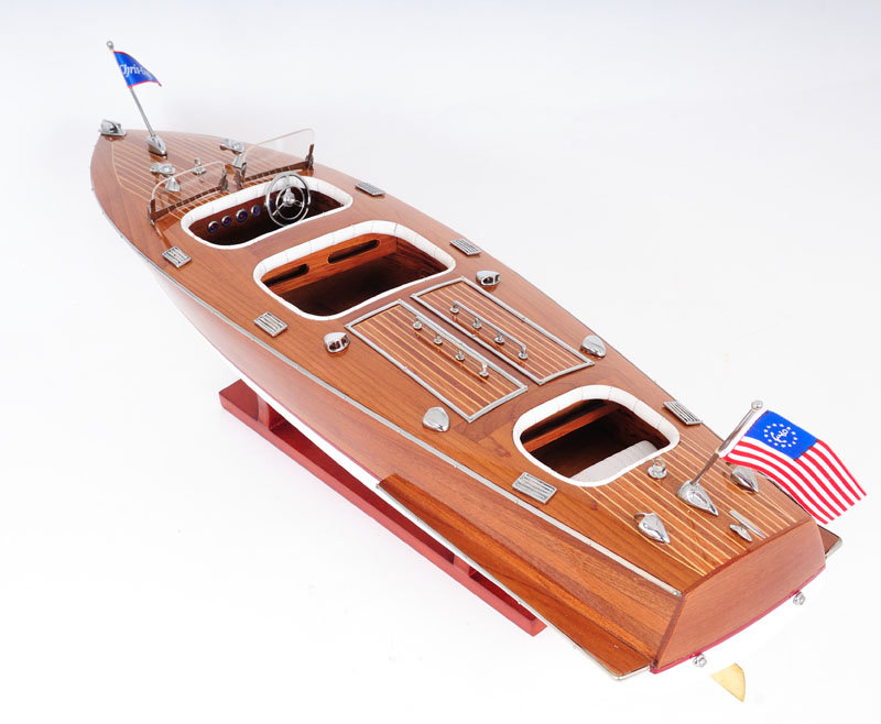 Bateau à trois cockpits chris craft