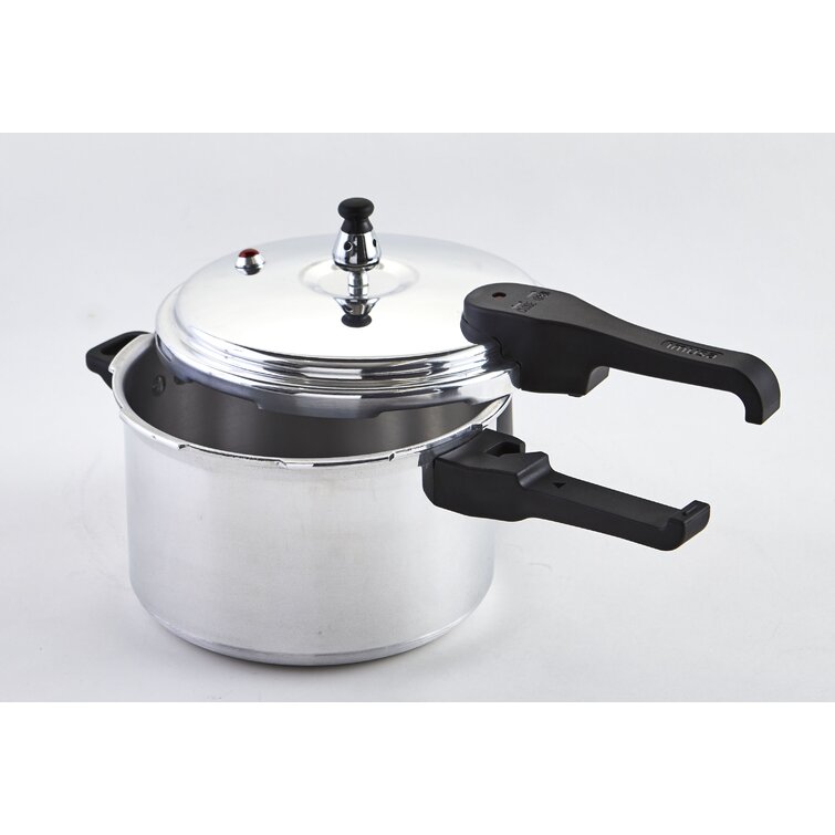 Imusa 4.4Qt. Stovetop Pressure Cooker