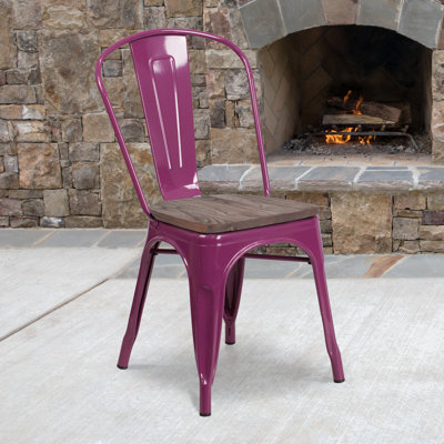 Chaise empilable en métal avec siège en bois Kewaunee