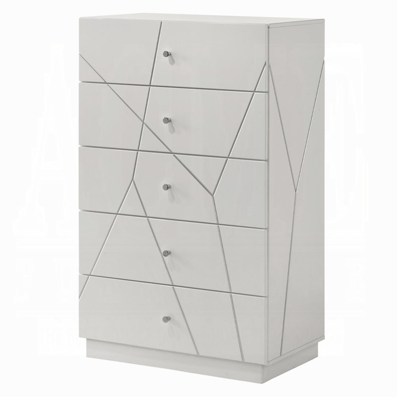 Commode 5 tiroirs blanche ultra moderne avec lignes en relief et boutons en métal