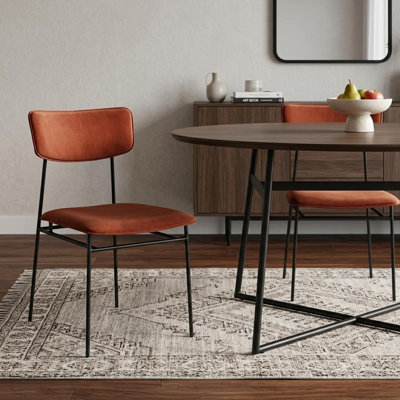 Ensemble de deux chaises d'appoint à dossier ouvert en tissu ambre et noir