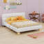 Lit contemporain tapissier à profil bas avec tissu en molleton Teddy et pieds ronds massifs, conception élégante en forme de courbe pour la chambre à coucher