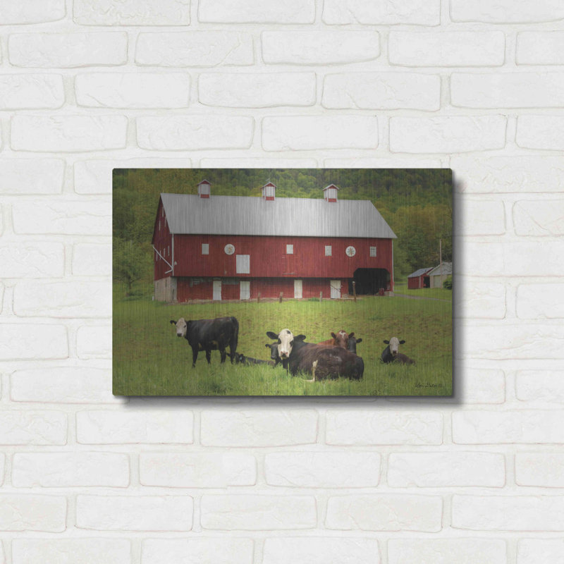 «Red Barn» par Lori Deiter sur métal, H 16 po x l 24 po