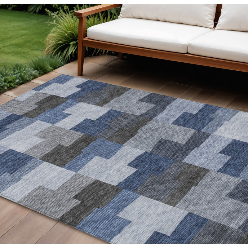 Tapis intérieur / extérieur lavable géométrique bleu marine et bleu ciel HomeRoots 8 pi x 10 pi