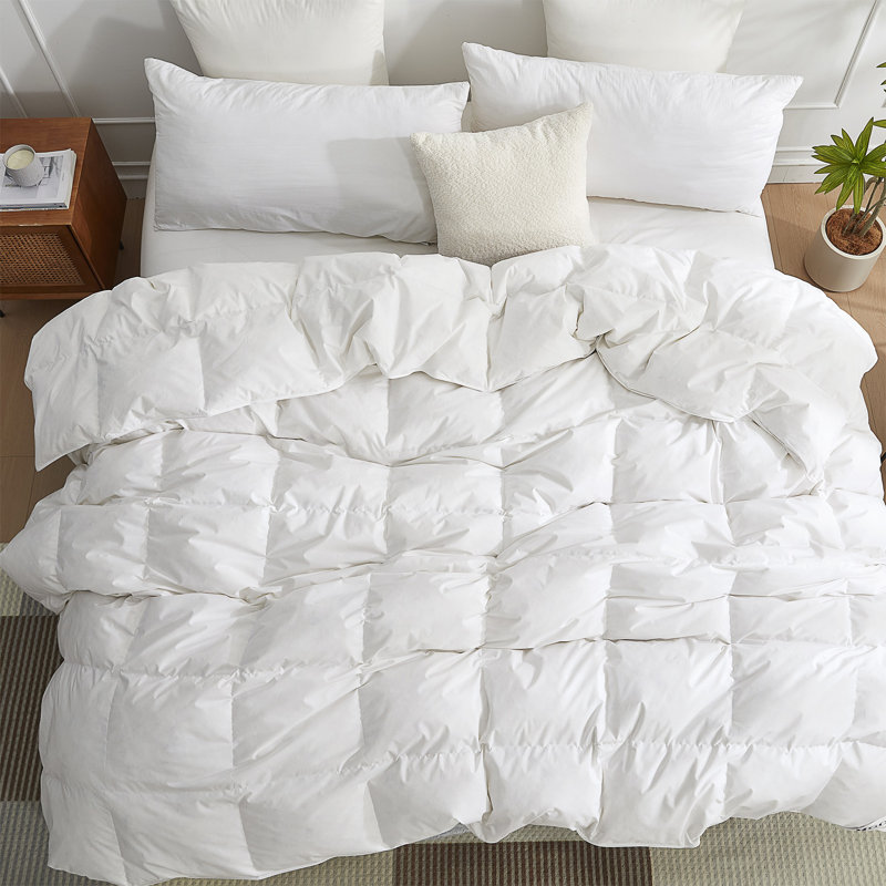 Luxurious White Cotton Queen Down Comforter